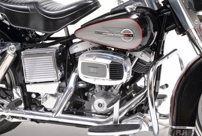 Tamiya 16037 Harley Davidson FLH Classic - Noir (1/6) – image 3