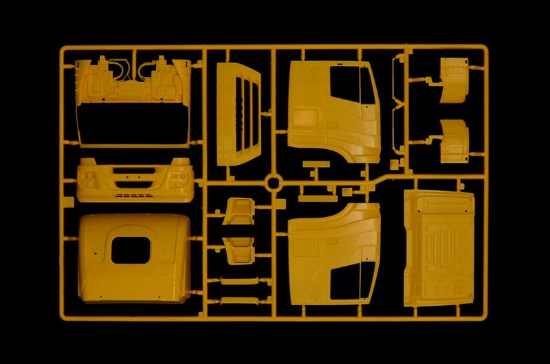 Italeri 3898 IVECO STRALIS YELLOW DEVIL 1/24 – immagine 11