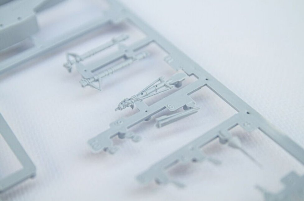 Heller 56371 Coffret de Démarrage - SU-27 UB/P Ukraine 1/72 – image 8