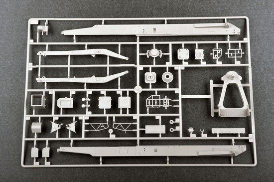 Trumpeter 01025 Russian 9P113 TEL w/9M21 Rocket of 9K52 Luna-M Short-range artillery 1/35 – Bild 11