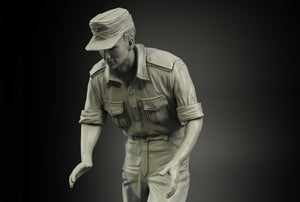 Panzer Art FI35-097 DAK tanker loading ammo No.2 1/35 – image 2