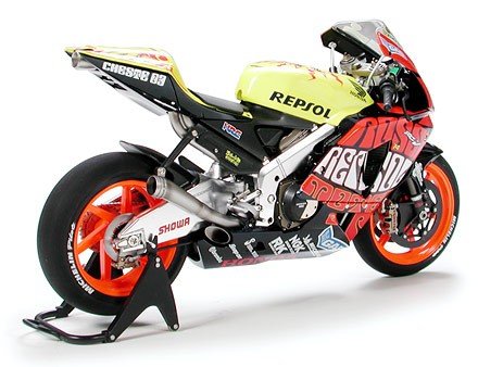 Tamiya 14097 Repsol Honda RC 211V 03 1/12 – immagine 2