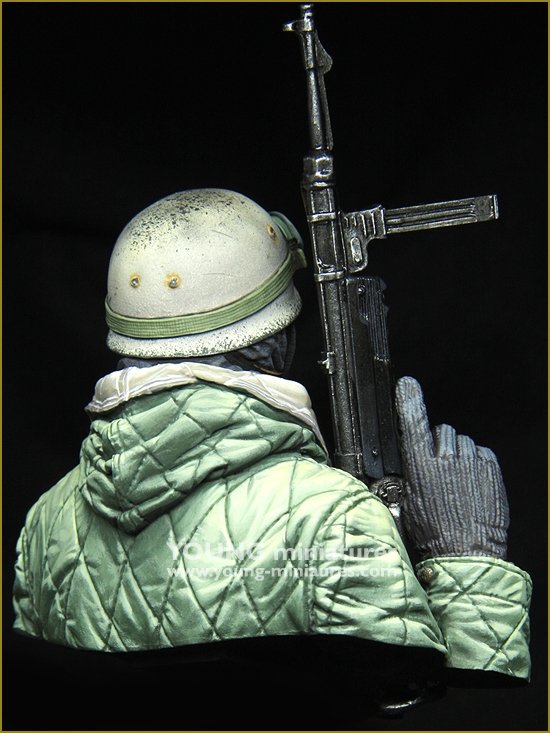 Young Miniatures YM1874 German Fallschirmjäger Eastfront 1943 1/10 – immagine 6