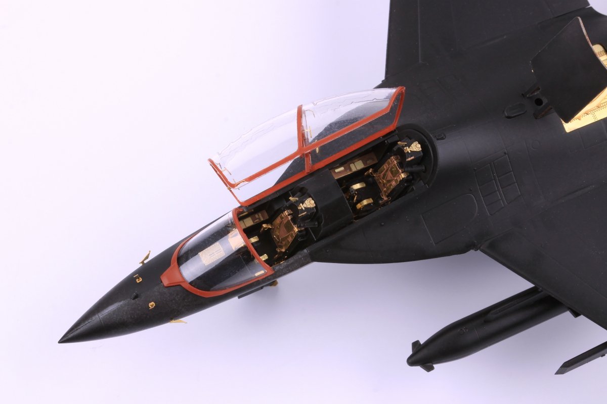 Eduard 73618 Yak-130 ZVEZDA 1/72 – Bild 3