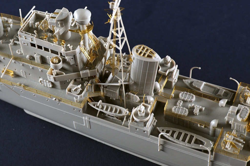 Trumpeter 05366 HMS Naiad 1/350 – image 11