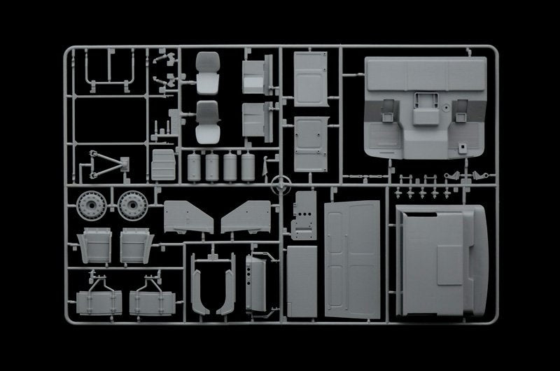 Italeri 3901 MAN F2000 6x4 (1/24)  – image 3