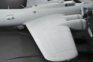 HK Models 01E04 B-17 Flying Fortress F and G 1/32 – immagine 11