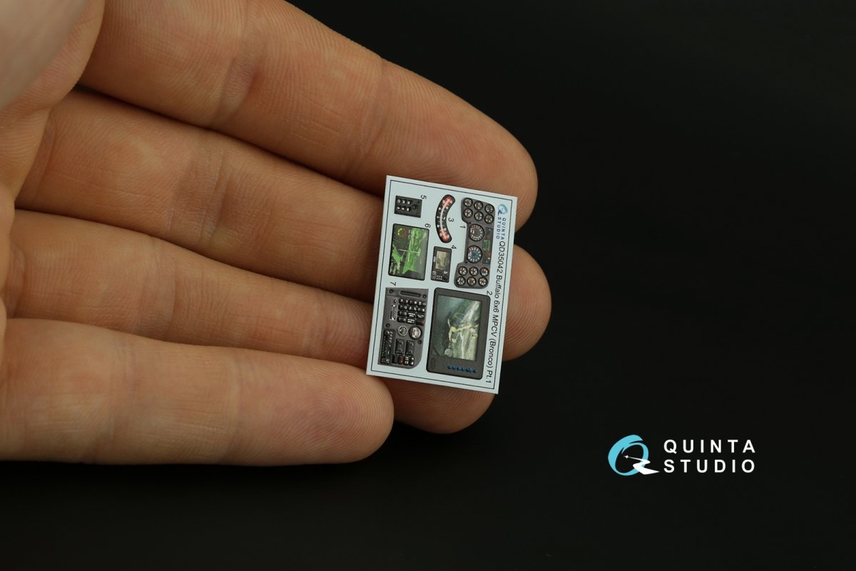 Quinta Studio QD35042 Buffalo 6x6 MPCV 3D-Printed &amp;amp; coloured Interior on decal paper (Bronco) 1/35 – immagine 6