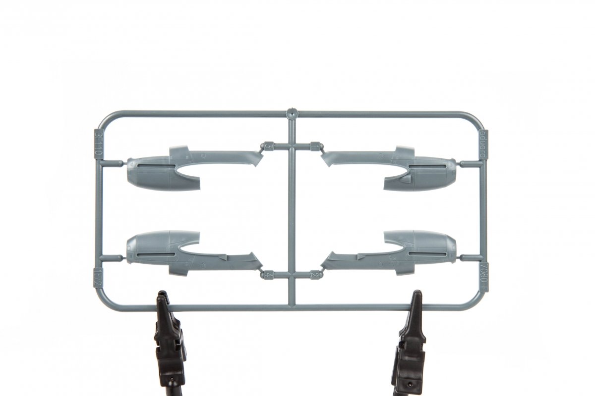 Eduard 7083 Bf 110E 1/72 – immagine 10