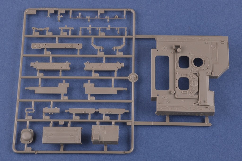 Hobby Boss 84547 IDF PUMA CEV 1/35 – zdjęcie 10