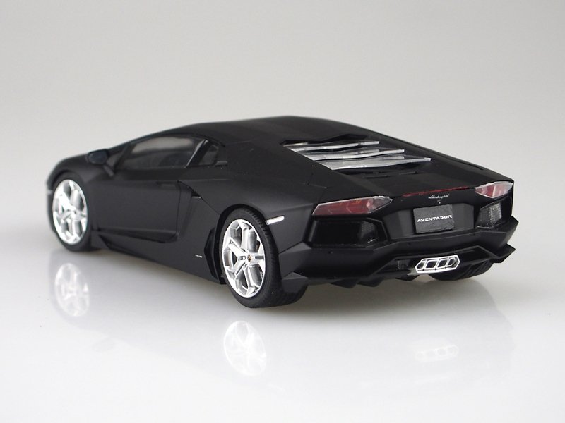 Aoshima 02738 Lamborghini Aventador LP700-4 Matte Black 1/24 – Bild 5