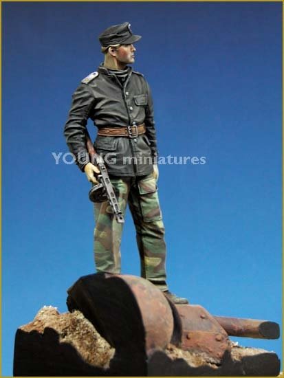 Young Miniatures YM9001-B SS Panzer Officer with T-34 Mantlet Base 90mm – imagen 2