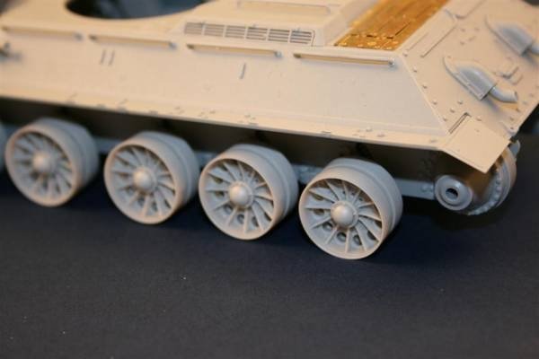 Panzer Art RE35-087 Burn out late “Spider” wheels for T-34/T-54 tanks 1/35 – Bild 3
