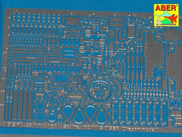 Aber 35K12 Pz.Kpfw. VI, Ausf.B (Sd.Kfz. 182) King Tiger (Henschel Turret) 1/35 – immagine 13