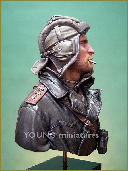 Young Miniatures YM1823 SOVIET TANK COMMANDER 1944 1/10 – Bild 5
