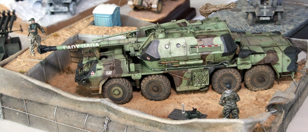 Toro 35F46 PKW Afganistan - Żołnierz w bazie Figurka wraz z kalkomanią 1/35
