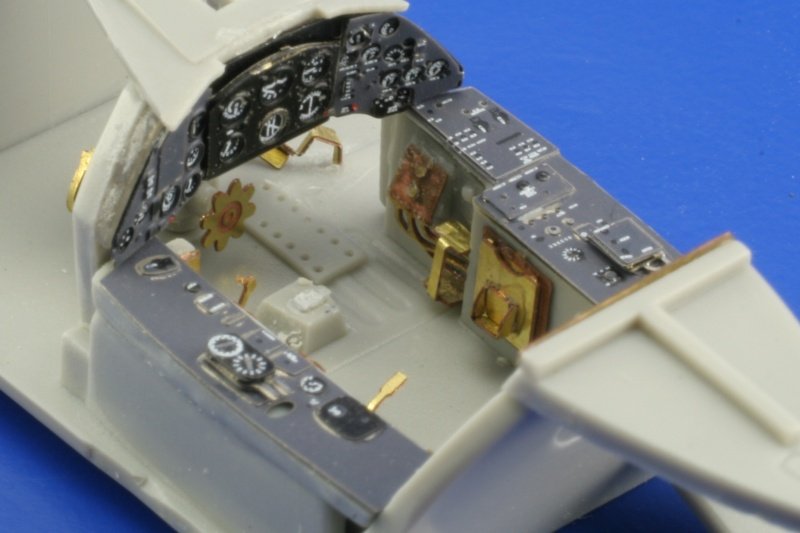 Eduard SS238 Wyvern S.4 1/72 TRUMPETER – imagen 2