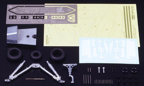 Tamiya 60316 F-16C Thunderbirds 1/32 – immagine 5
