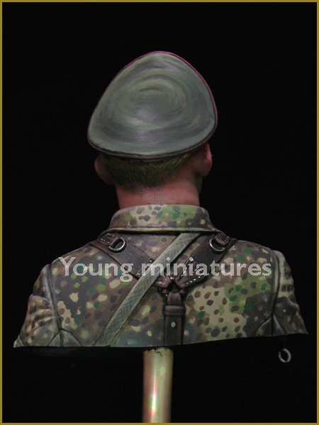 Young Miniatures YM1831 German Waffen SS Officer 1944 1/10 – immagine 5