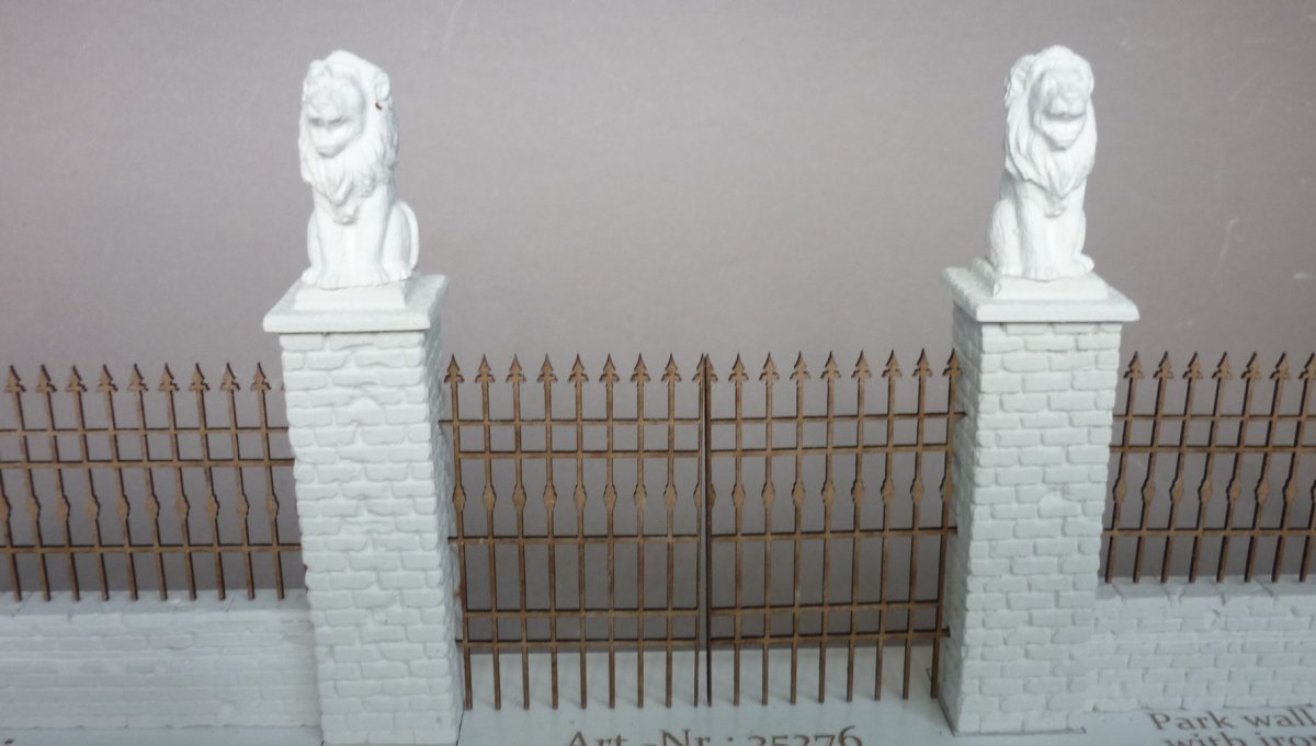 RT-Diorama 35276 Park wall with Fence 1/35 – immagine 3
