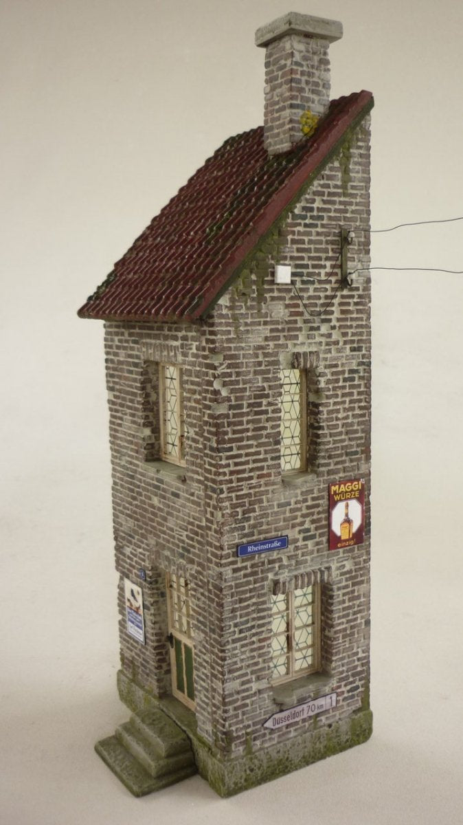 RT-Diorama 35258 Corner Building 1/35 – imagen 4