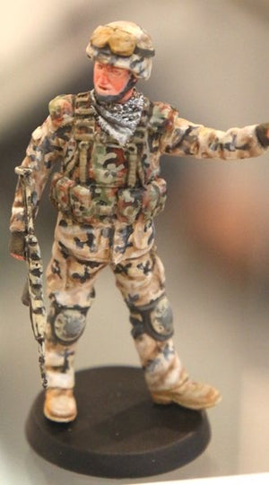 ToRo Model 35F102 PKW Afganistan - Jeden z Rosomaka / Polish Army in Afghanistan - Rosomak crewman one figurine with decals 1/35 – immagine 3
