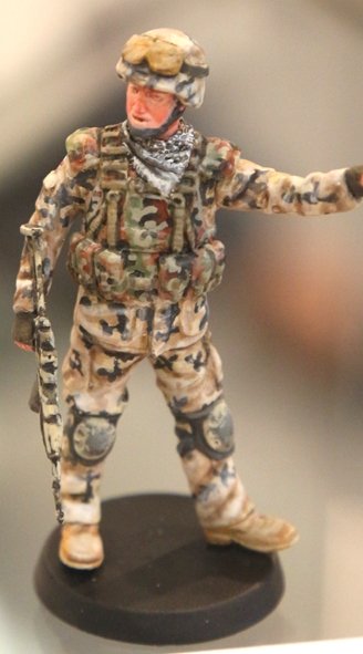 ToRo Model 35F102 PKW Afganistan - Jeden z Rosomaka / Polish Army in Afghanistan - Rosomak crewman one figurine with decals 1/35 – immagine 3