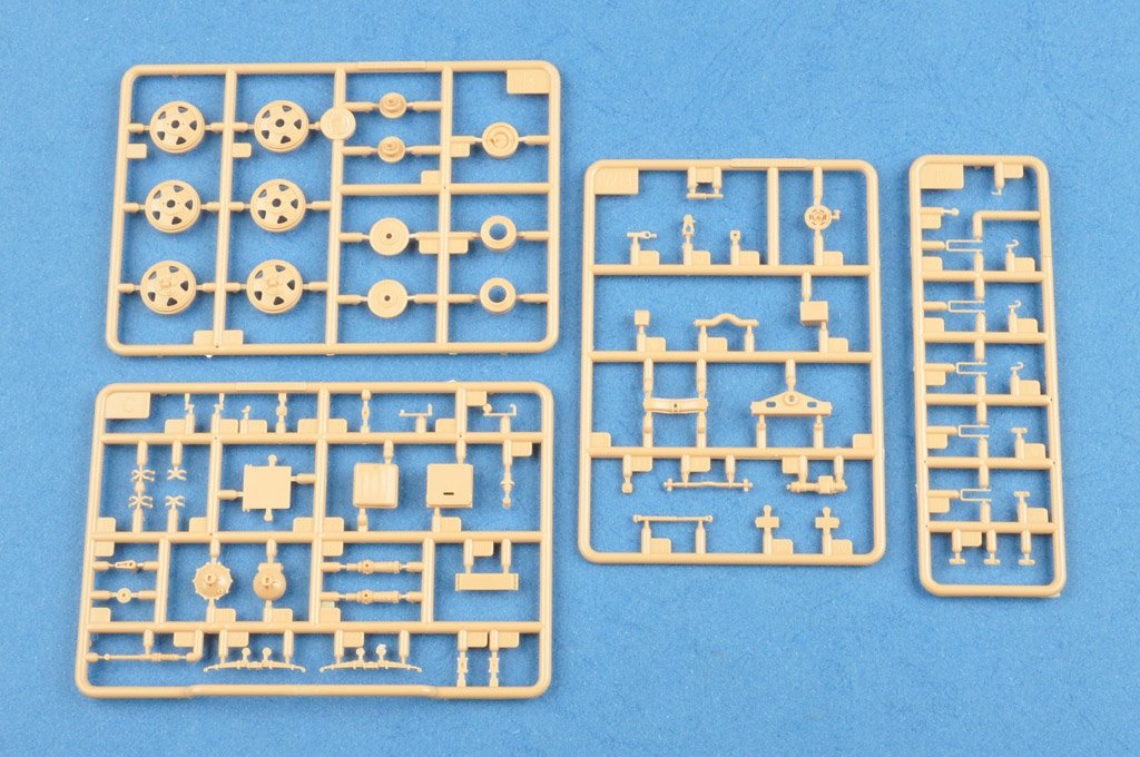 Hobby Boss 83837 Soviet GAZ-AAA Cargo Truck – Bild 6