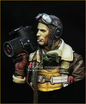 Young Miniatures YM1872 B-17 CREW with K20 CAMERA 1/10 – zdjęcie 3