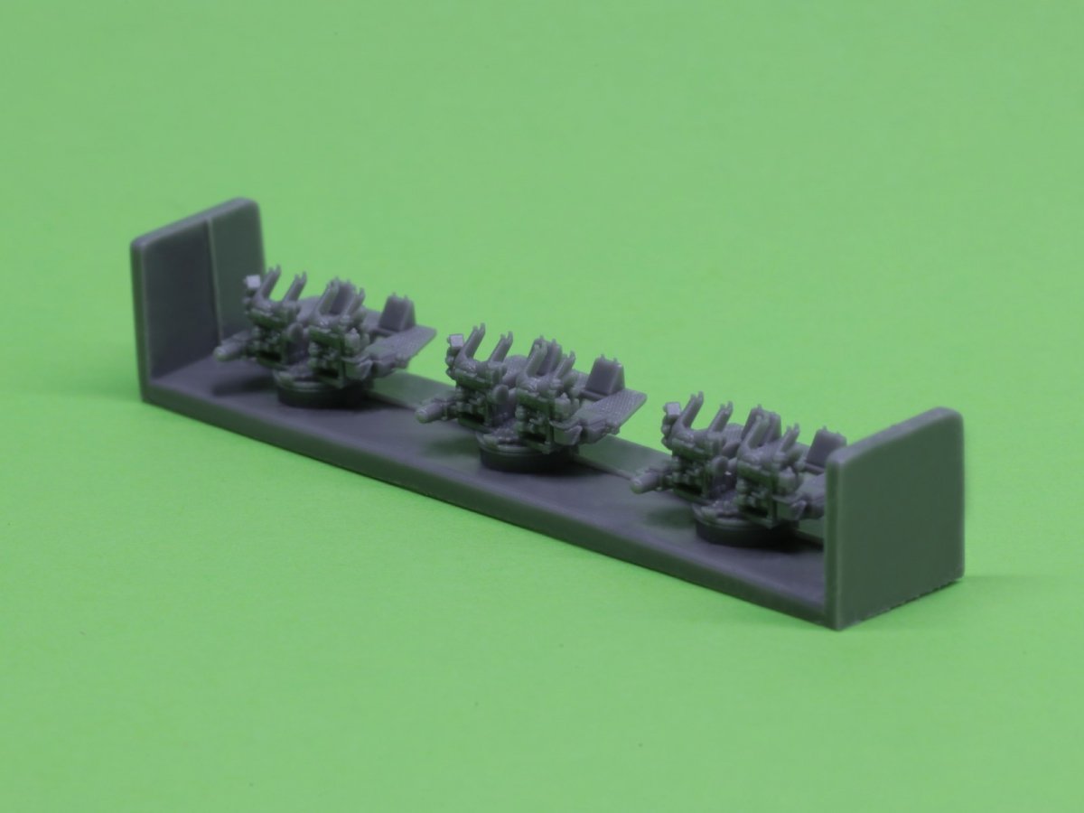 Master SM-350-093 USN 40 mm/56 Bofors quadruple mount ver.1 / with Mk-51 director - (resin, PE and turned parts) - (6pcs) 1/350 – Bild 3