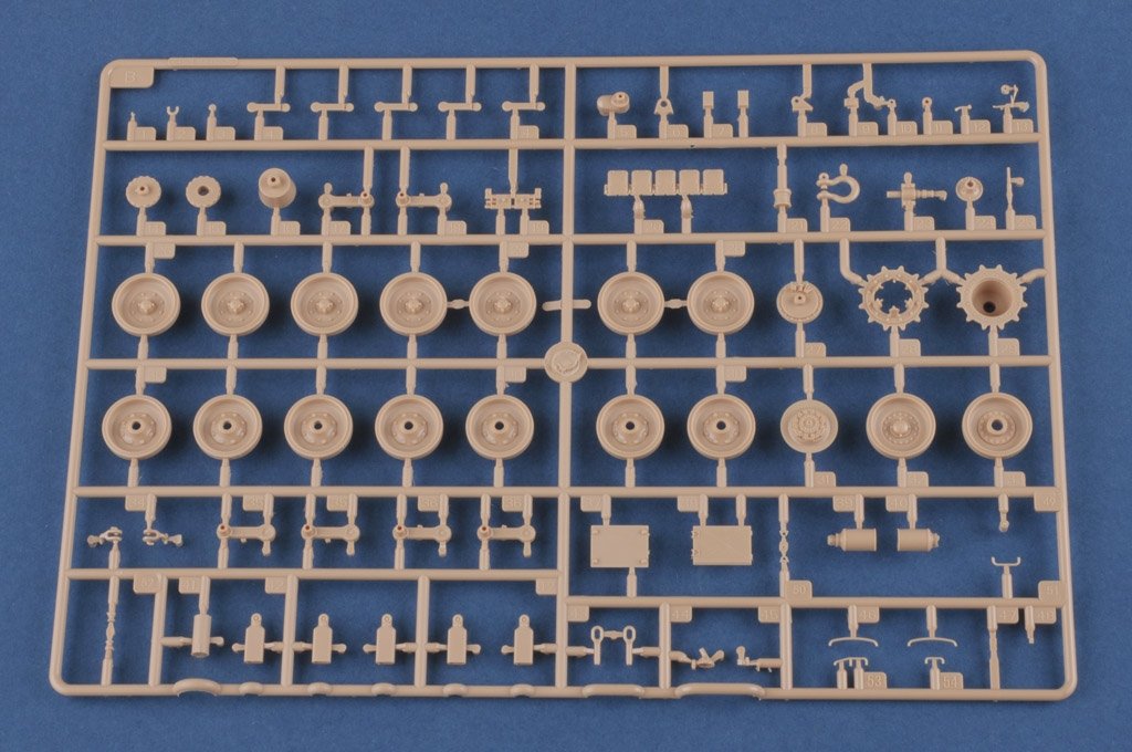 Hobby Boss 84501 Leopard 1A5 MBT 1/35 – image 8