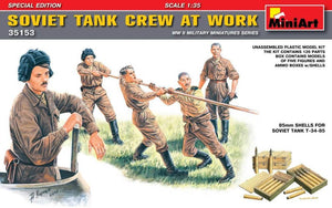 MiniArt 35153 Soviet Tank Crew at Work (Special Edition) 1/35