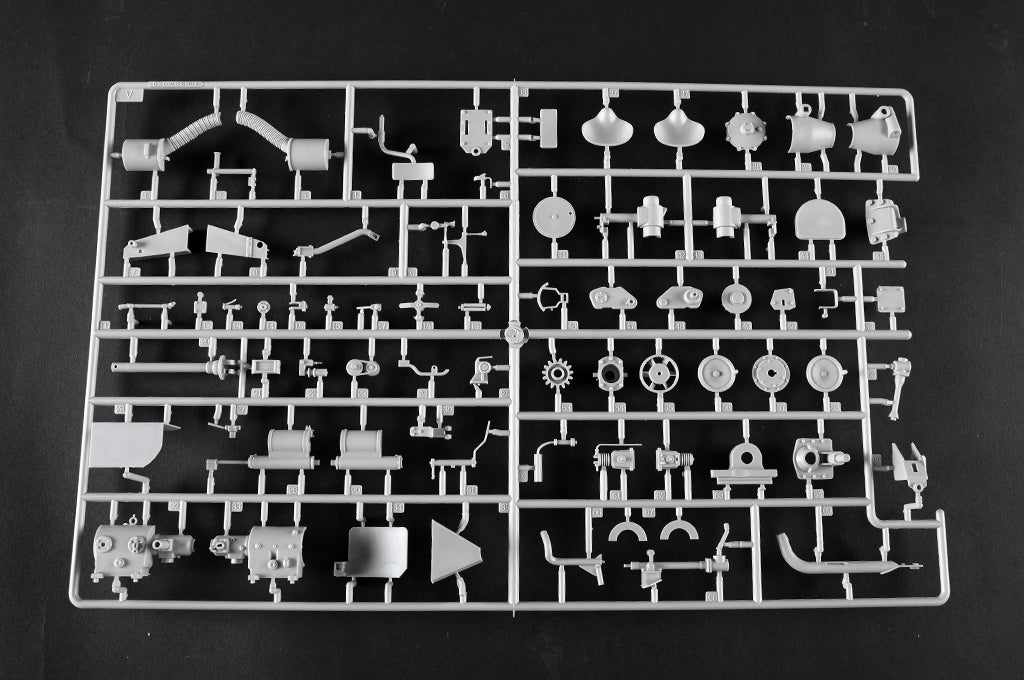 Trumpeter 00948 German Tiger II Heavy Tank - Porsche Turret Early Production 1/16 – immagine 45