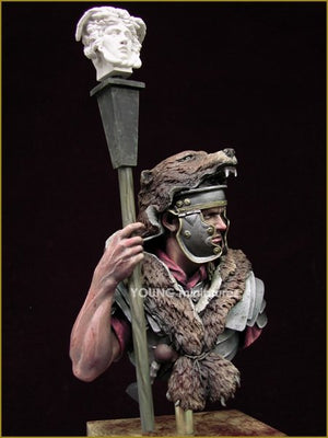 Young Miniatures YH1834 ROMAN SIGNIFER 1st Century A.D(II) 1/10 – Bild 9