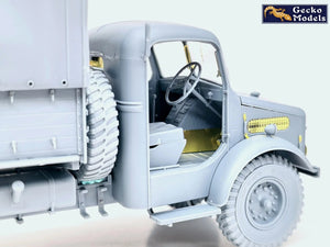 Gecko Models 35GM0153 Bedford OYD Truck 3t 4x2 GS (Wooden Cargo Body) 1/35