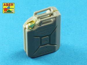 Aber 16158A German WW II 20L Jerry Can closings &amp;amp; 200L fuel drum covers (choice A) 1/16 – immagine 10