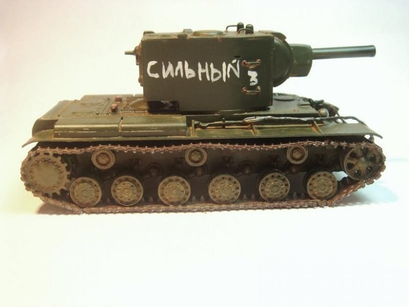 PST 72017 KV-2 Heavy Tank 1/72 – imagen 6