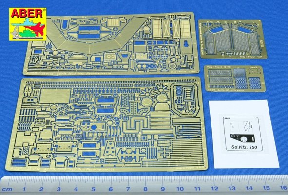 Aber 35075 Sd.Kfz.250/9 Neu 2cm Recon (DRA) 1/35 – immagine 2