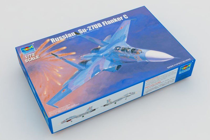 Trumpeter 01645 Russian Su-27UB Flanker C Fighter 1/72 – immagine 2
