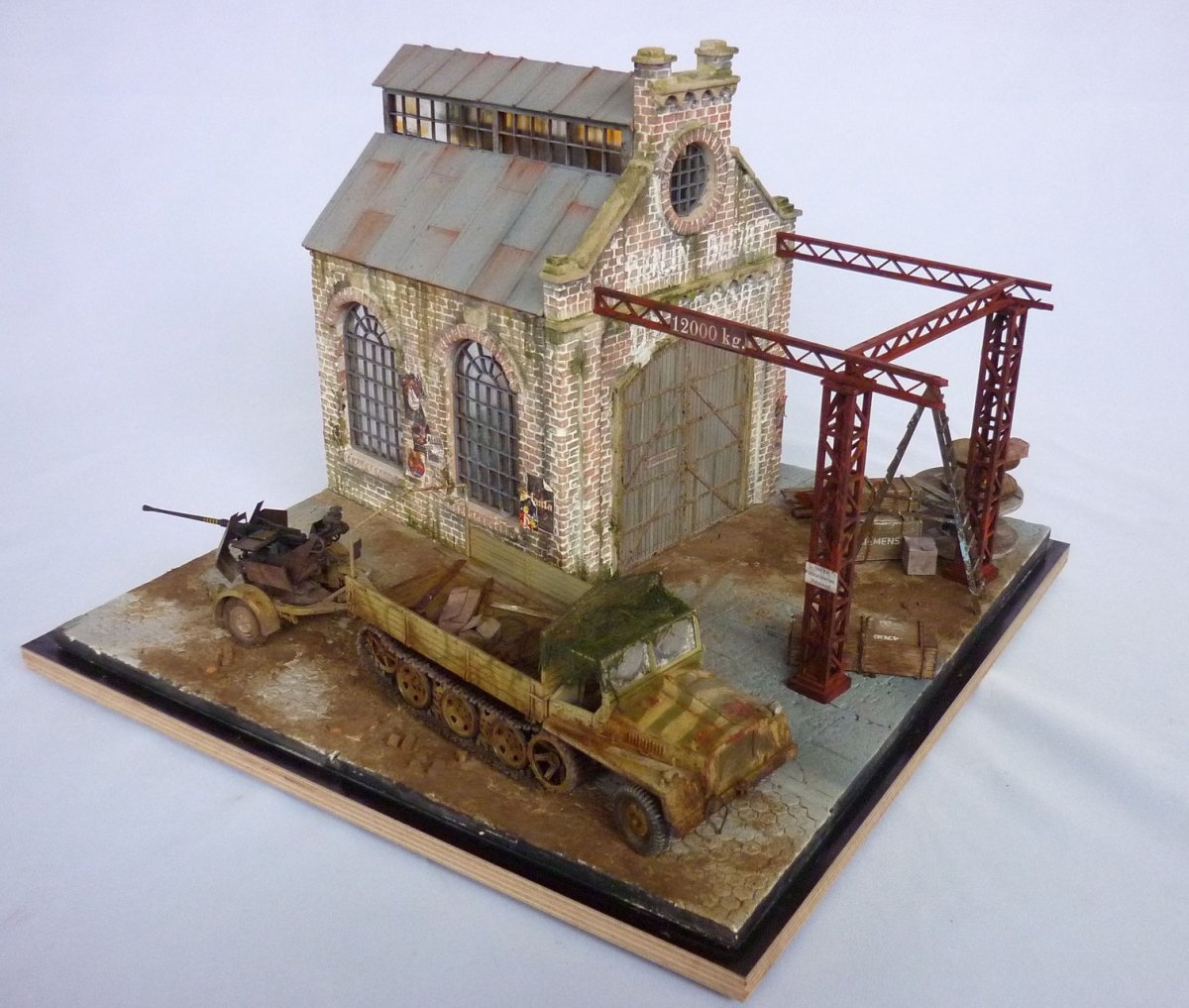 RT-Diorama 35292 Diorama-Base: &amp;quot;Railroad Shed&amp;quot; 1/35 – immagine 2