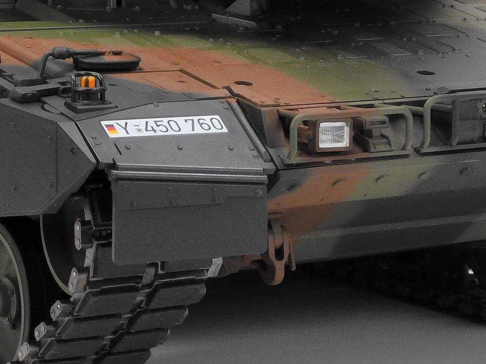 Tamiya 56047 Leopard 2 A7V Tank w/Option Kit RC Model 1/16