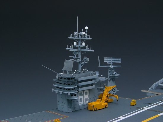 Trumpeter 05605 US CVN-68 Nimitz porte-avions 1975 (1/350) – image 8