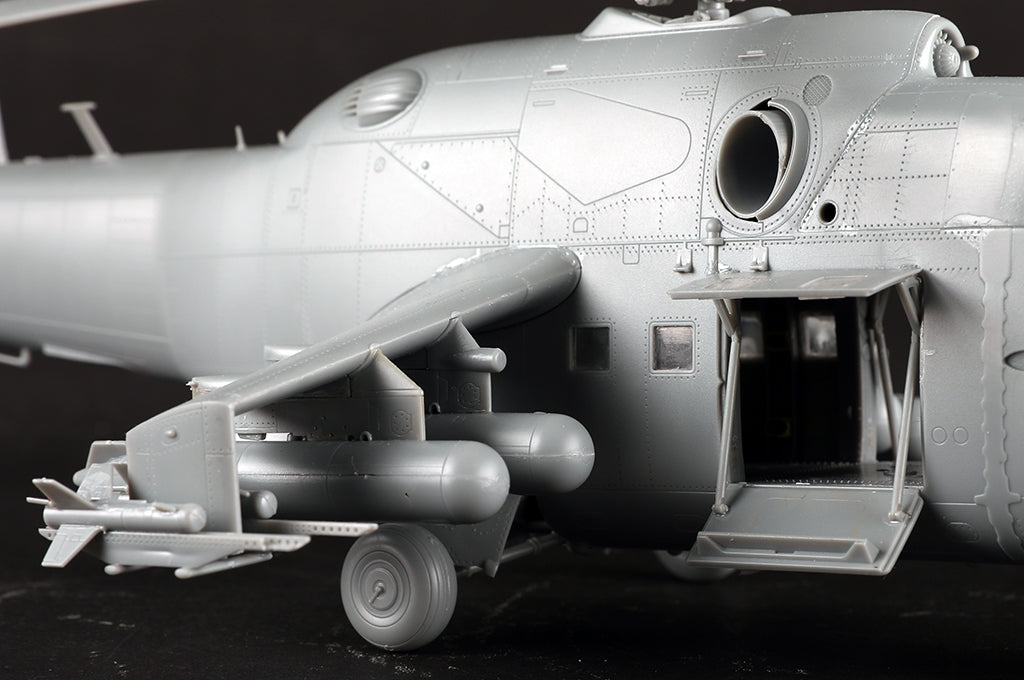 Trumpeter 05828 Mi-24A Hind-B 1/48 – immagine 17