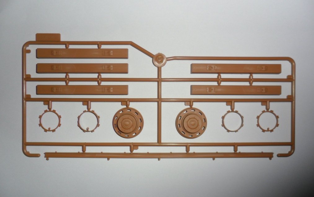 ICM 35376 Panzerspahwagen P 204 (f) Railway, WWII German Armoured Vehicle 1/35 – immagine 5
