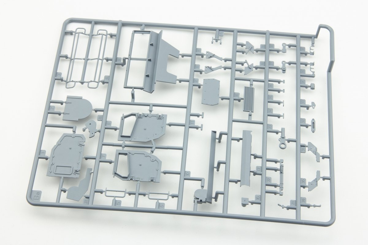 RPG Model 35021 KAMAZ K-4386 Typhoon-VDV Mine-Protected Armoured Vehicle Early Typ 1/35 – Bild 9