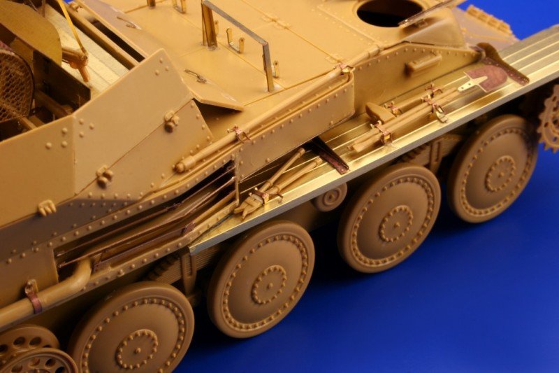 Eduard 36046 Flakpanzer 38 (Gepard) exterior 1/35 Italeri – Bild 5