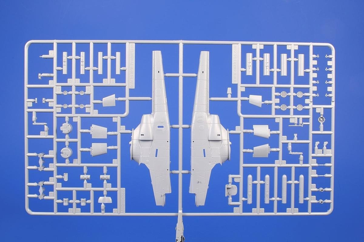 Special Hobby 72427 AH-1G Cobra ‘Early Tails’ 1/72 – zdjęcie 5