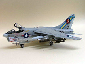 Hasegawa B8 A-7A Corsair II 1/72 – image 4