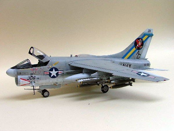 Hasegawa B8 A-7A Corsair II 1/72 – image 4