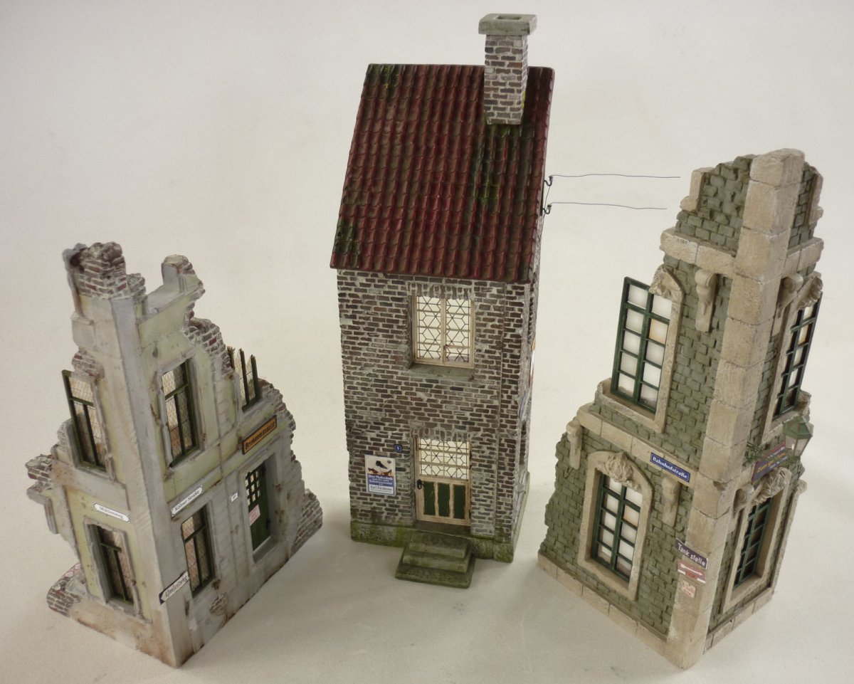 RT-Diorama 35255 Corner Buildings (3pcs.) 1/35 – immagine 5